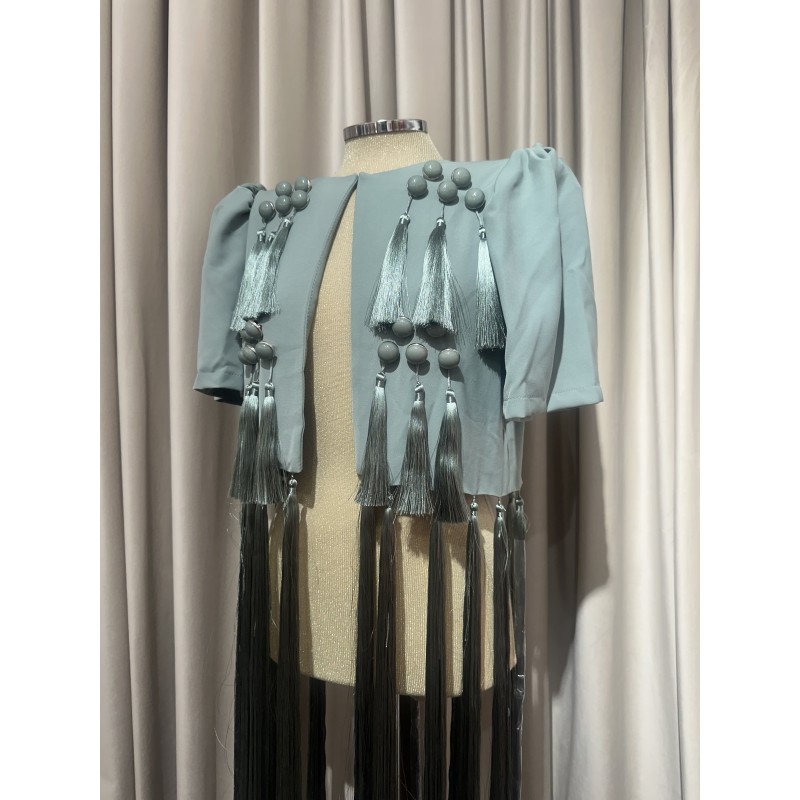 chaqueta de manga corta en color azul detalle